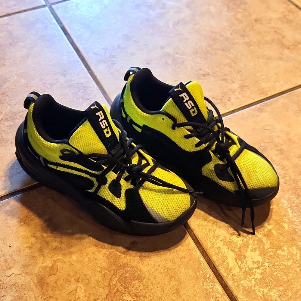 JCole Dreamers for Puma boys size 6